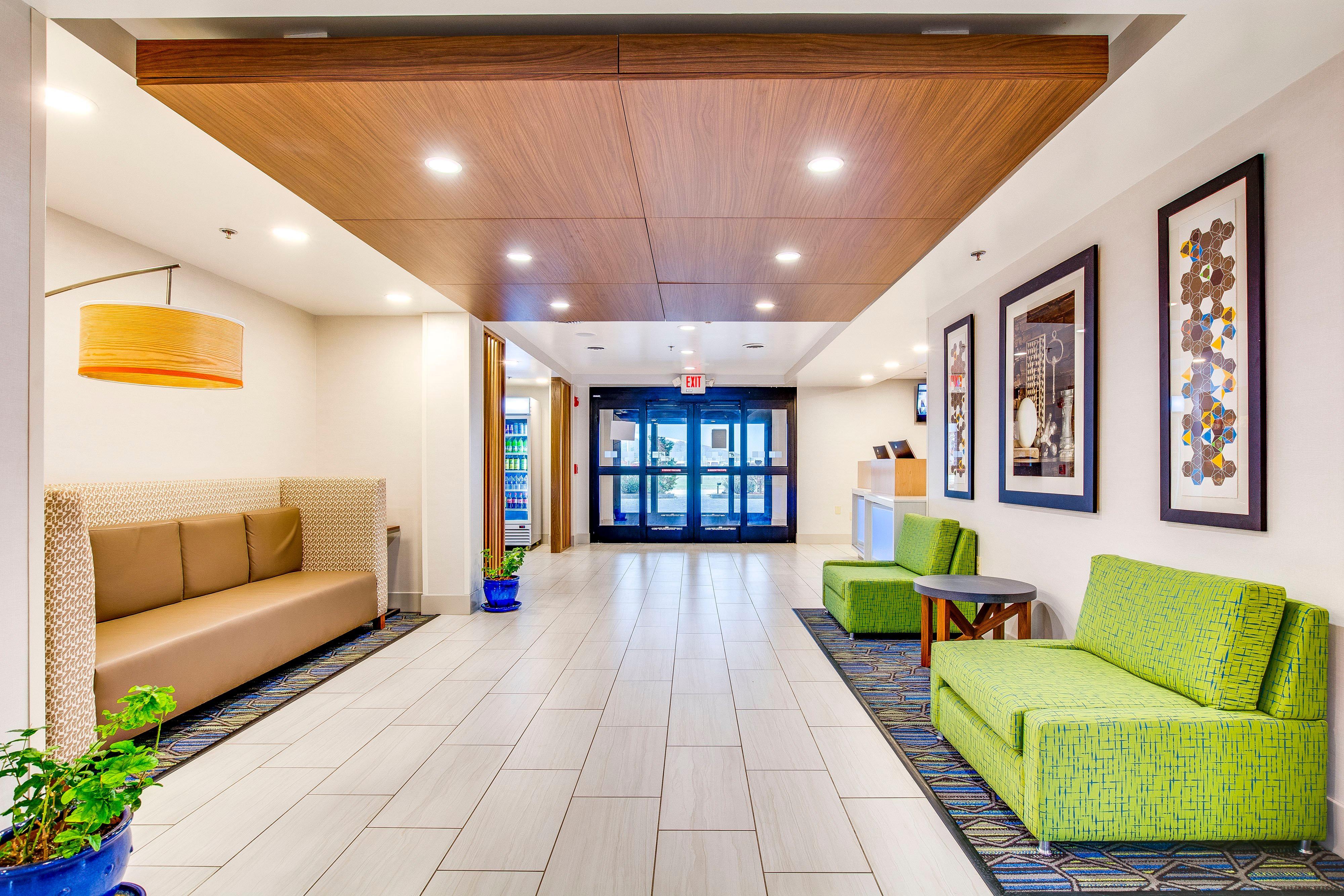 Holiday Inn Express Венсен Экстерьер фото